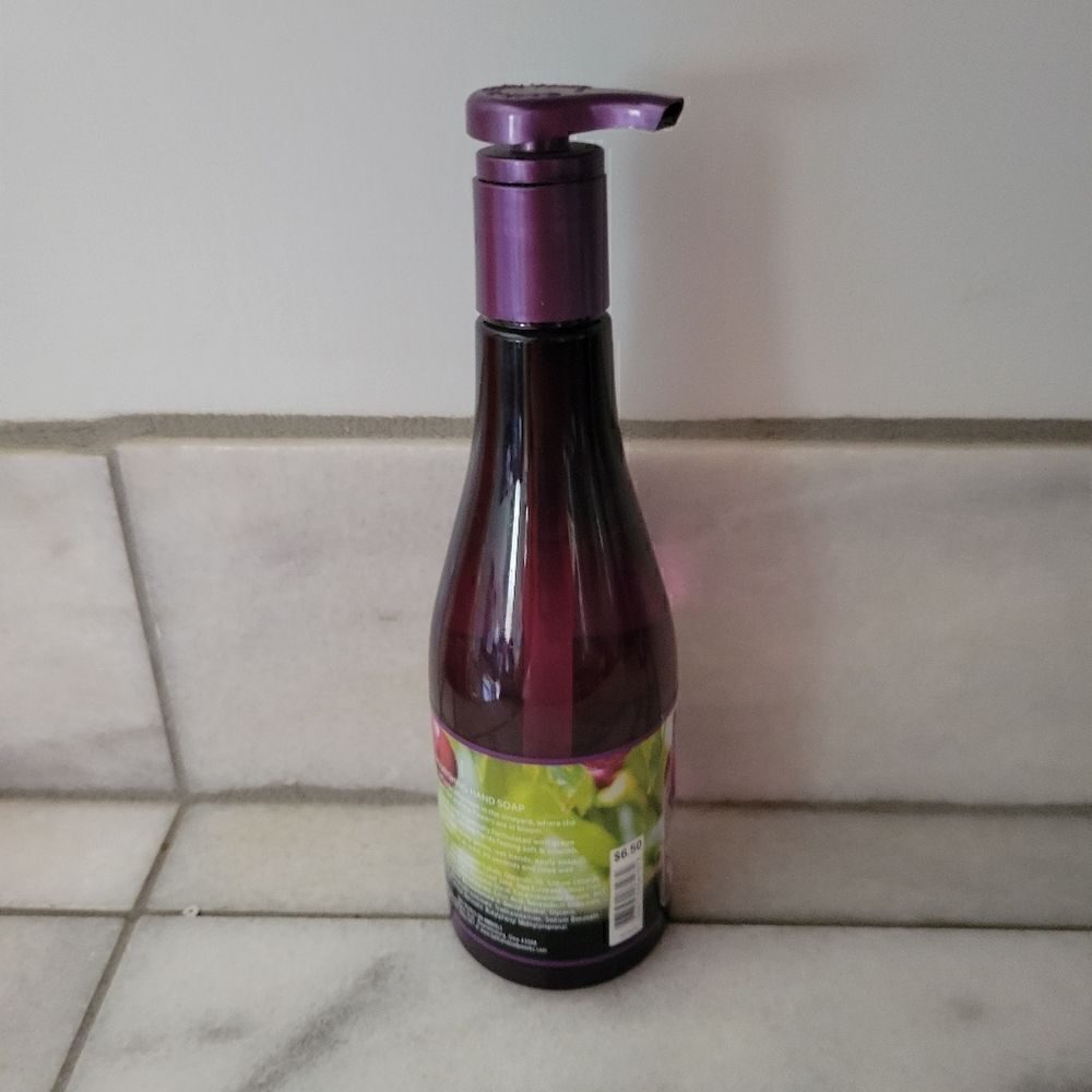 Bath & Body Works Vintage Black Cherry Merlot Gentle Hand Soap 9.5 fl oz RARE - Picture 6 of 7